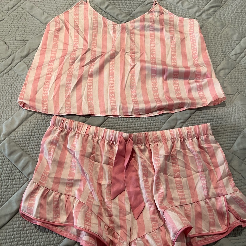 Victoria secret pajamas set